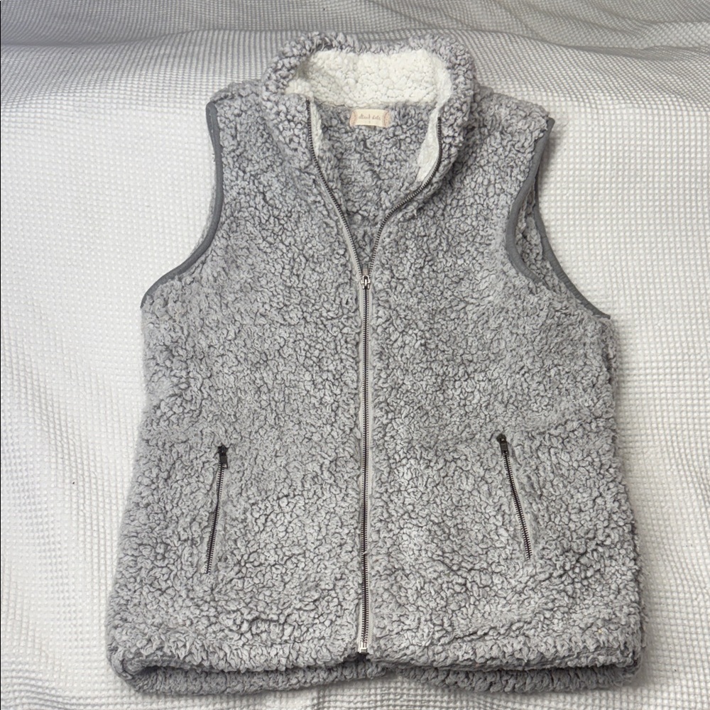 Full Fleece Altar'd State Gray and Cream Sherpa Vest - Small